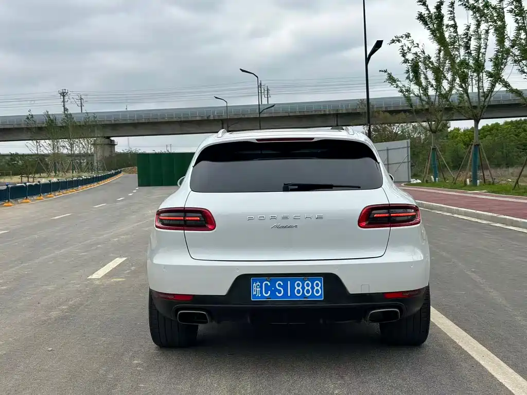 Macan Macan 2.0 T