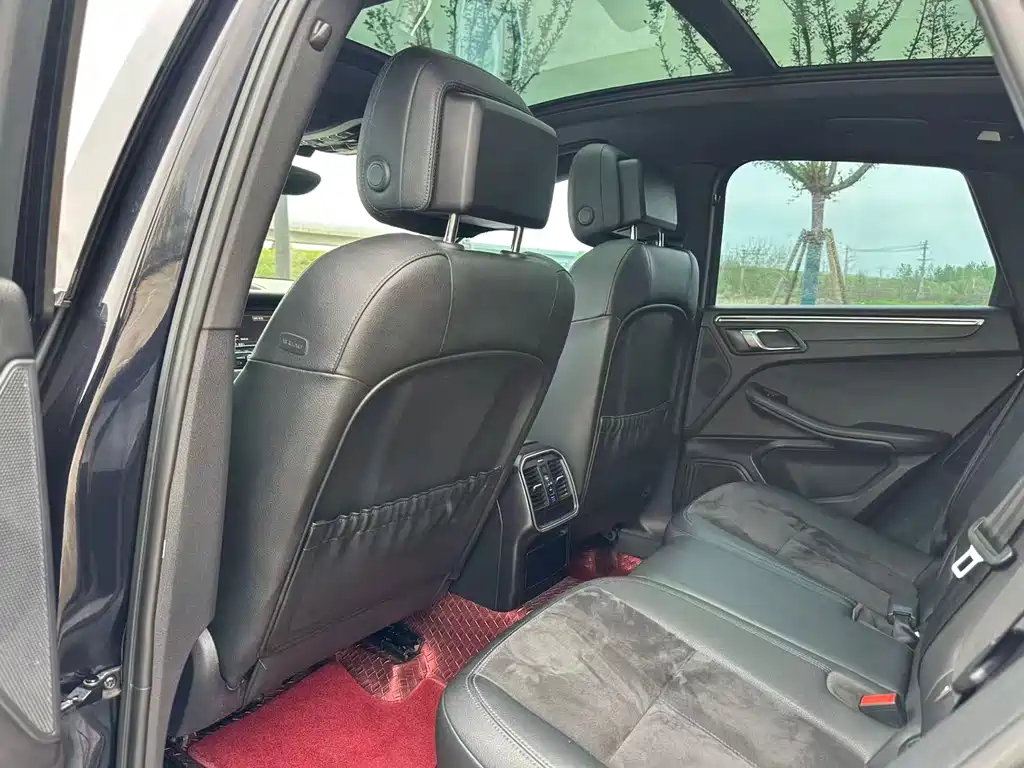 Macan Macan 2.0 T