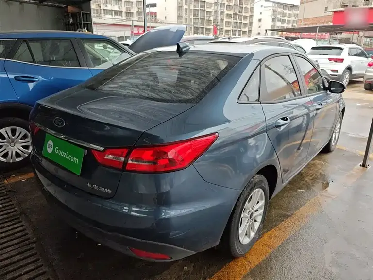 Ford Escort 福睿斯 2019款 改款 1.5 L 手动质享型（胎压监测） 国VI