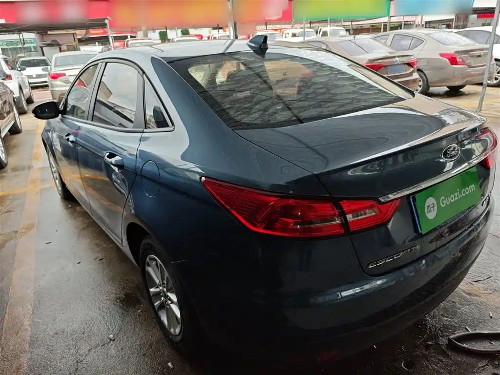 Escort 福睿斯 2019款 改款 1.5 L 手动质享型（胎压监测） 国VI