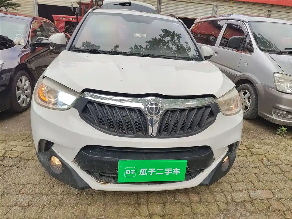 Brilliance V3 中华V3 2015款 1.5 T 自动旗舰型