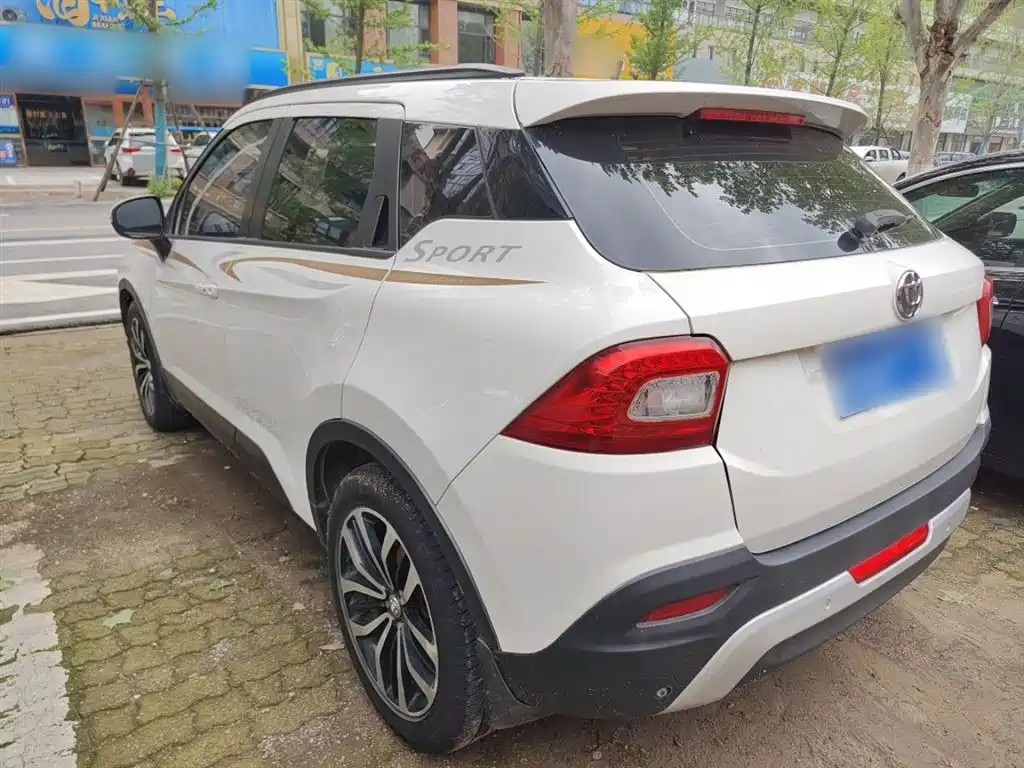 Brilliance V3 中华V3 2015款 1.5 T 自动旗舰型