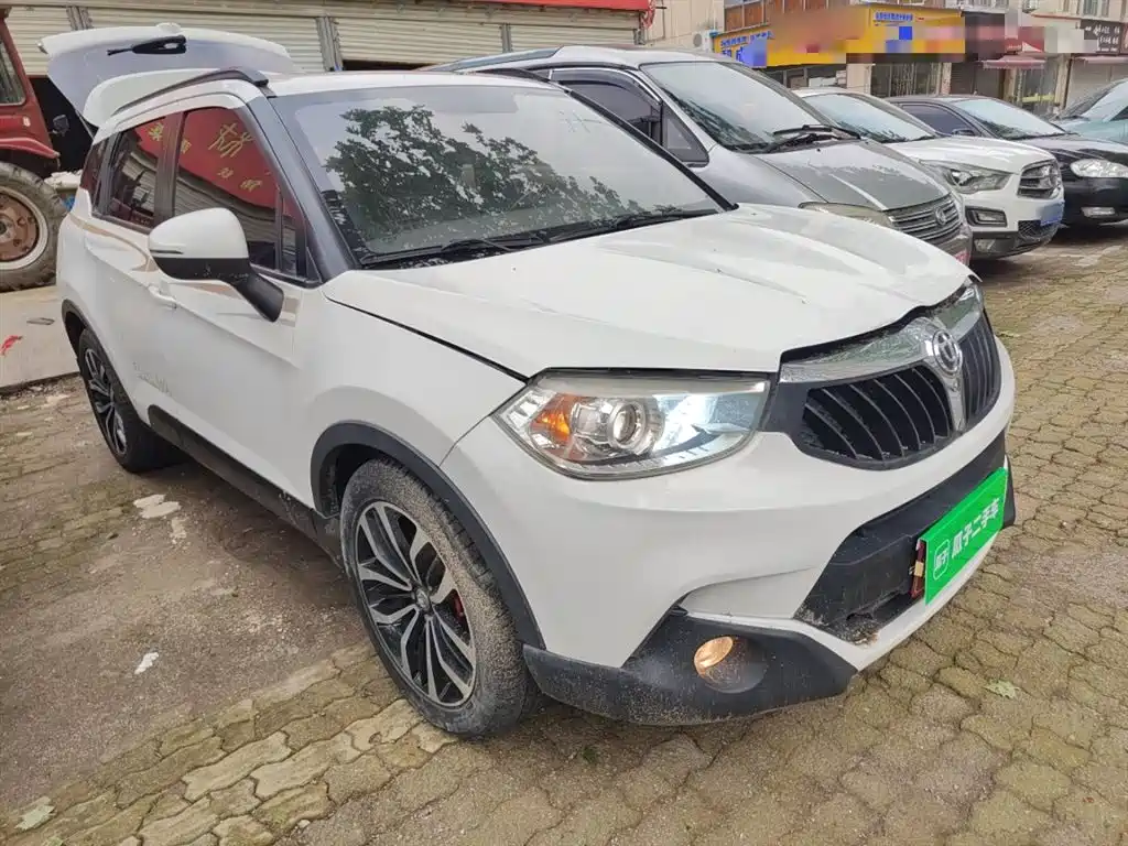 Brilliance V3 中华V3 2015款 1.5 T 自动旗舰型