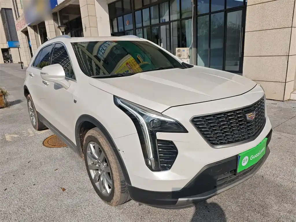 Cadillac XT4 28 T 2 WD Leading