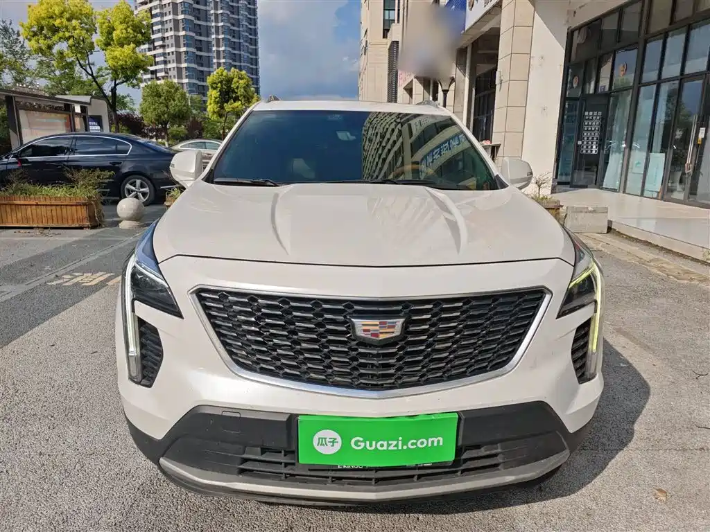 Cadillac XT4 28 T 2 WD Leading