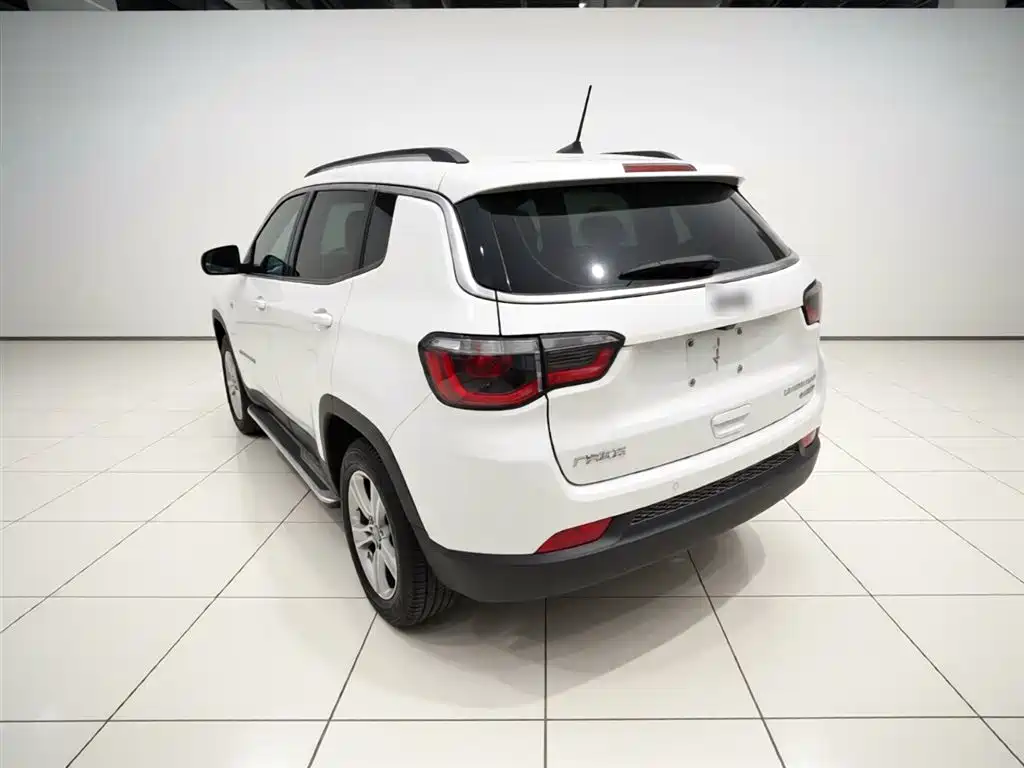 Compass 200 T Auto Home Enjoyment