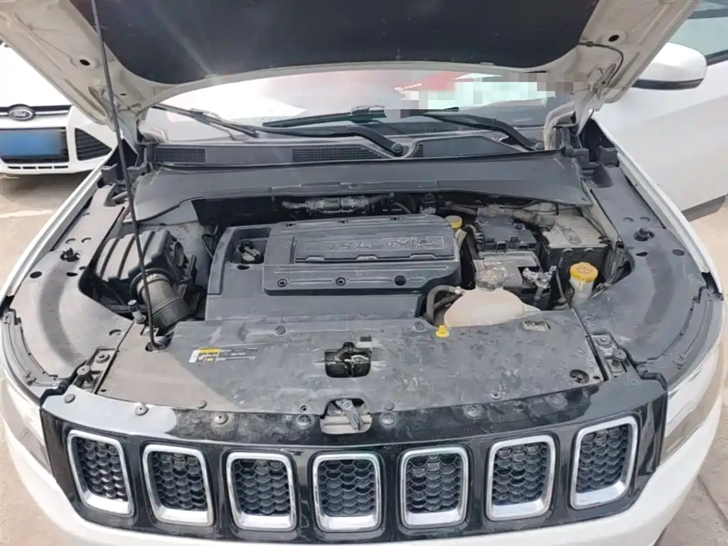Compass 200 T Auto Home Enjoyment