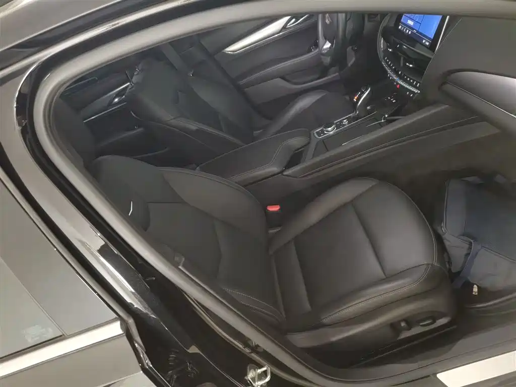 Cadillac CT5 28 T Luxury (Standard)