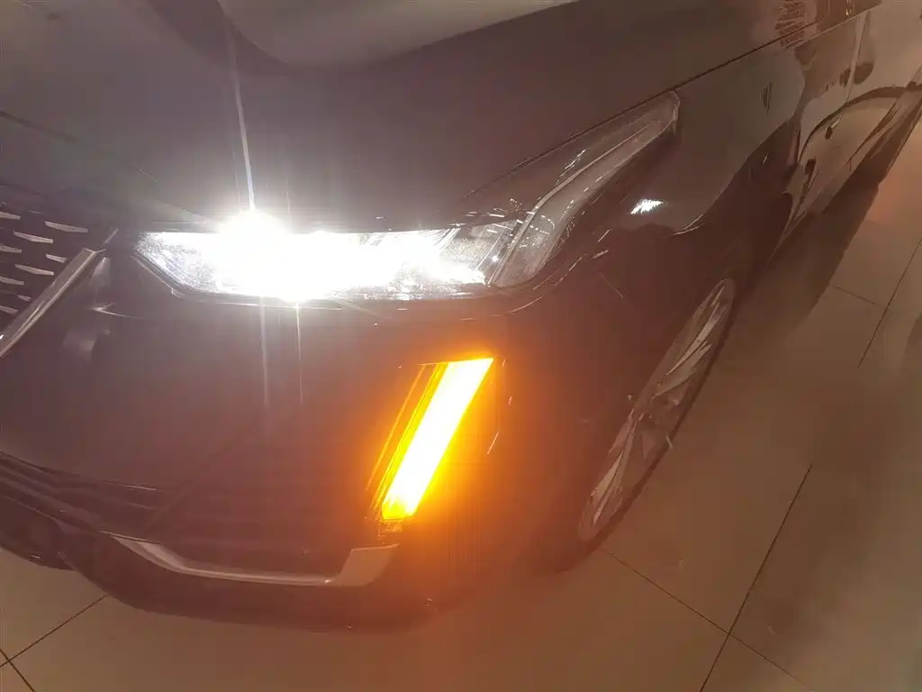 Cadillac CT5 28 T Luxury (Standard)
