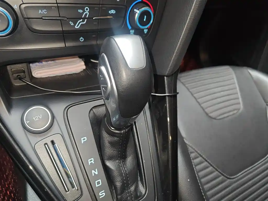 Focus Sedan Classic 1.6 L Auto Style Smart Travel