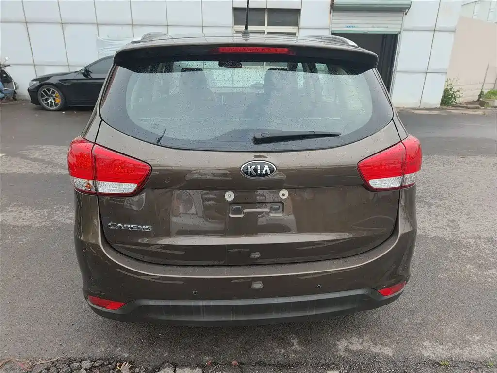 Carens 2.0 L 5-seat Auto Standard CN-V
