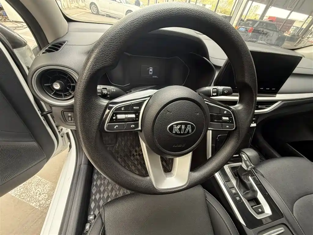 Kia K3 1.5 L CVT New Sharp Sunroof