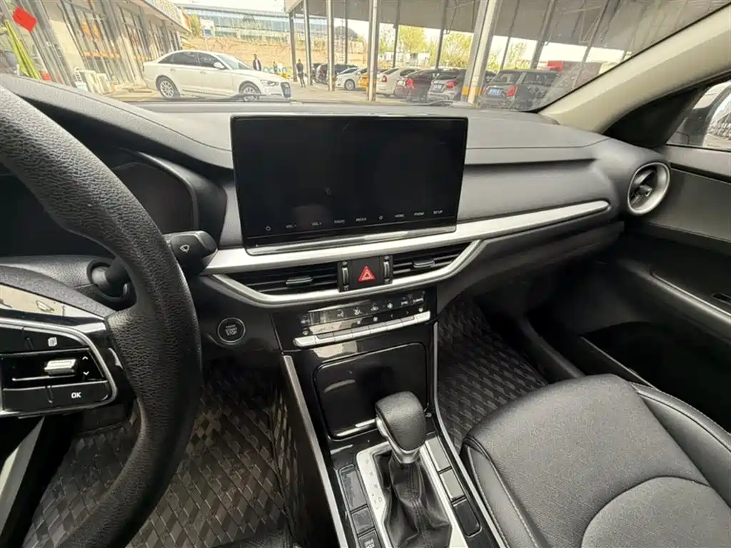 Kia K3 1.5 L CVT New Sharp Sunroof