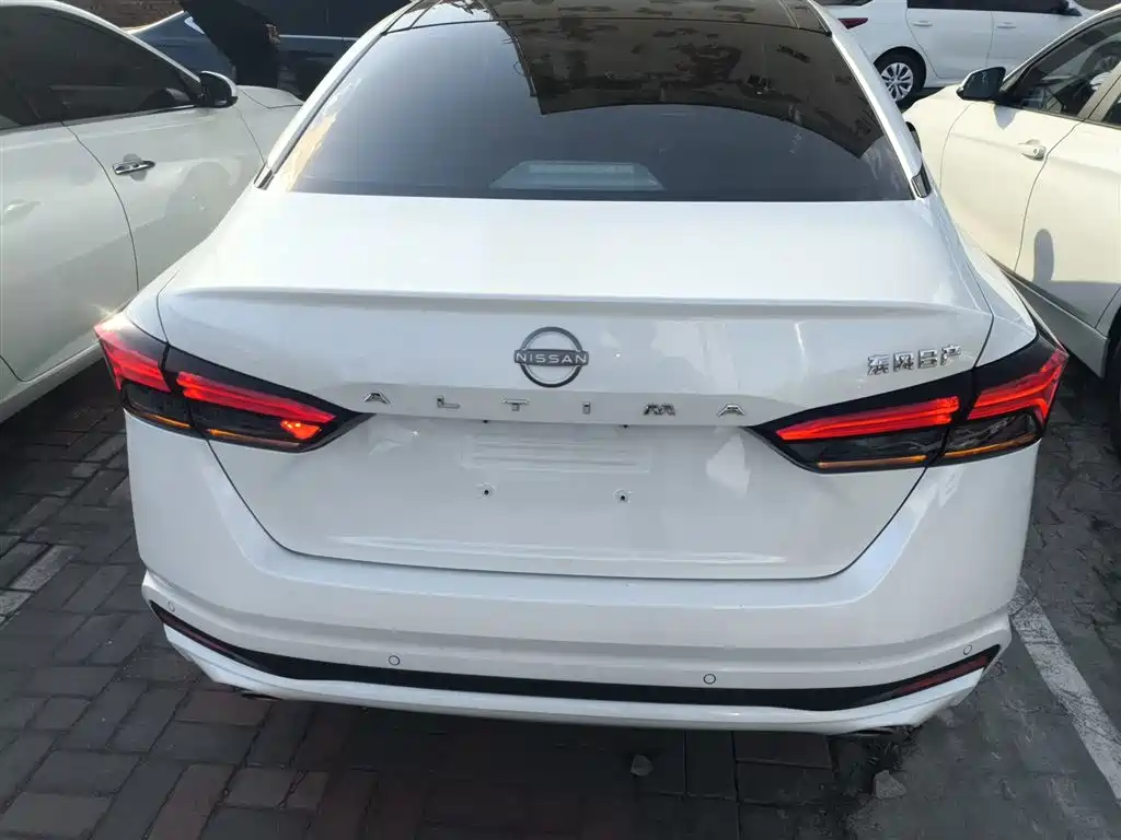 Teana 2.0 L XL-TLS Joy