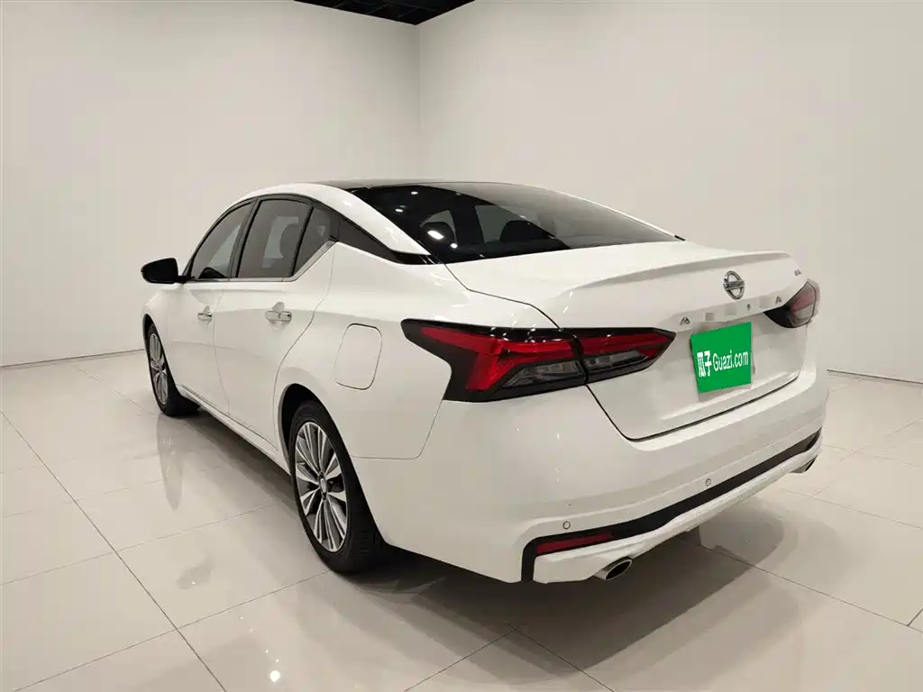 Teana 2.0 L XL-TLS Joy