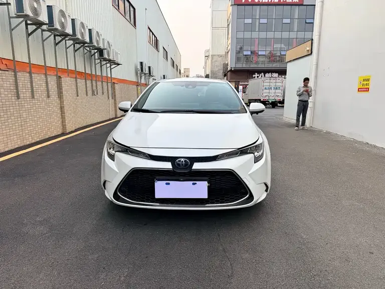 Toyota Levin Dual Engine 1.8 H E-CVT Progressive