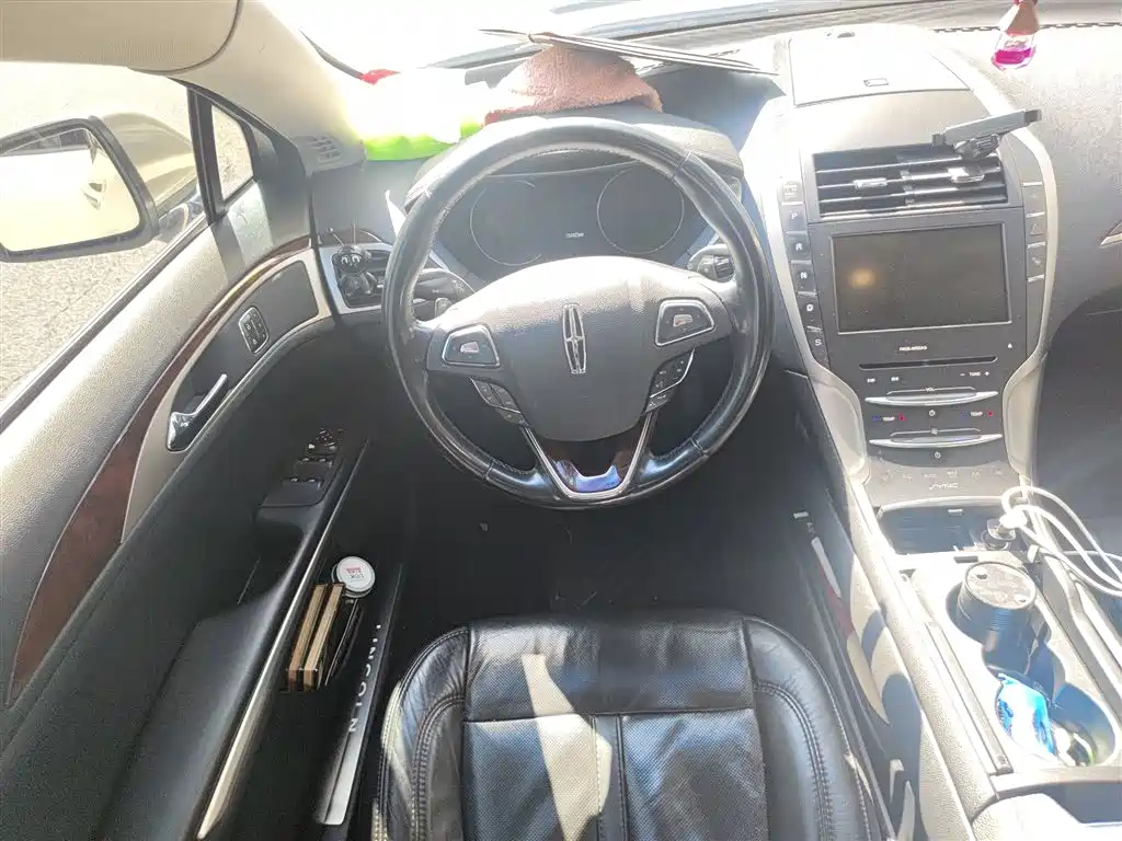 Lincoln MKZ 2.0 T Graceful