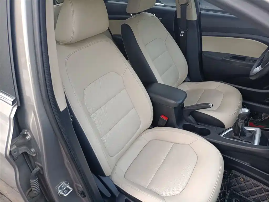 Yuexiang V7 1.6 L Manual Pleasure CN-V