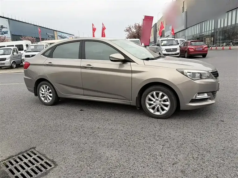 Changan Yuexiang V7 1.6 L Manual Pleasure CN-V