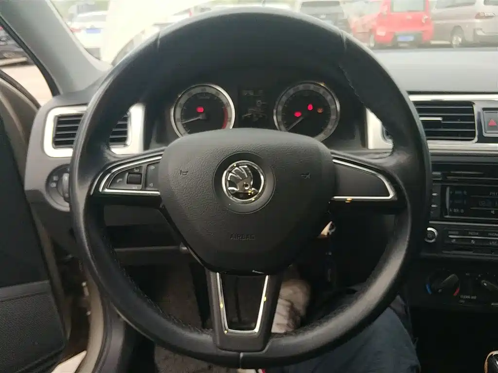 Rapid 1.6 L Auto Comfort