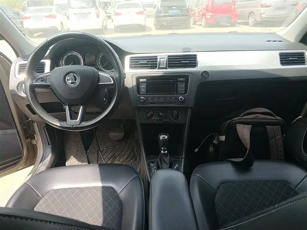Rapid 1.6 L Auto Comfort