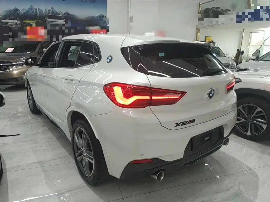 BMW X2 sDrive25 i Leading M Sport Package