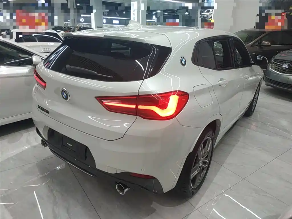 BMW X2 sDrive25 i Leading M Sport Package