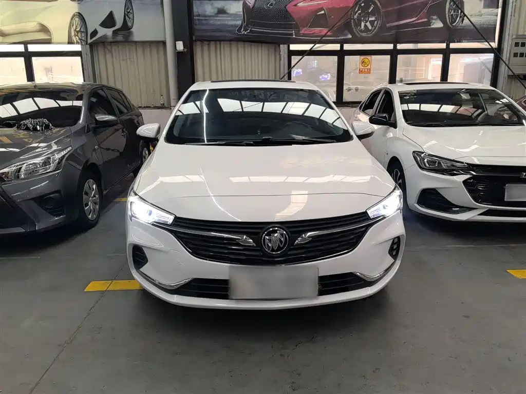 Verano 20 T CVT Leading