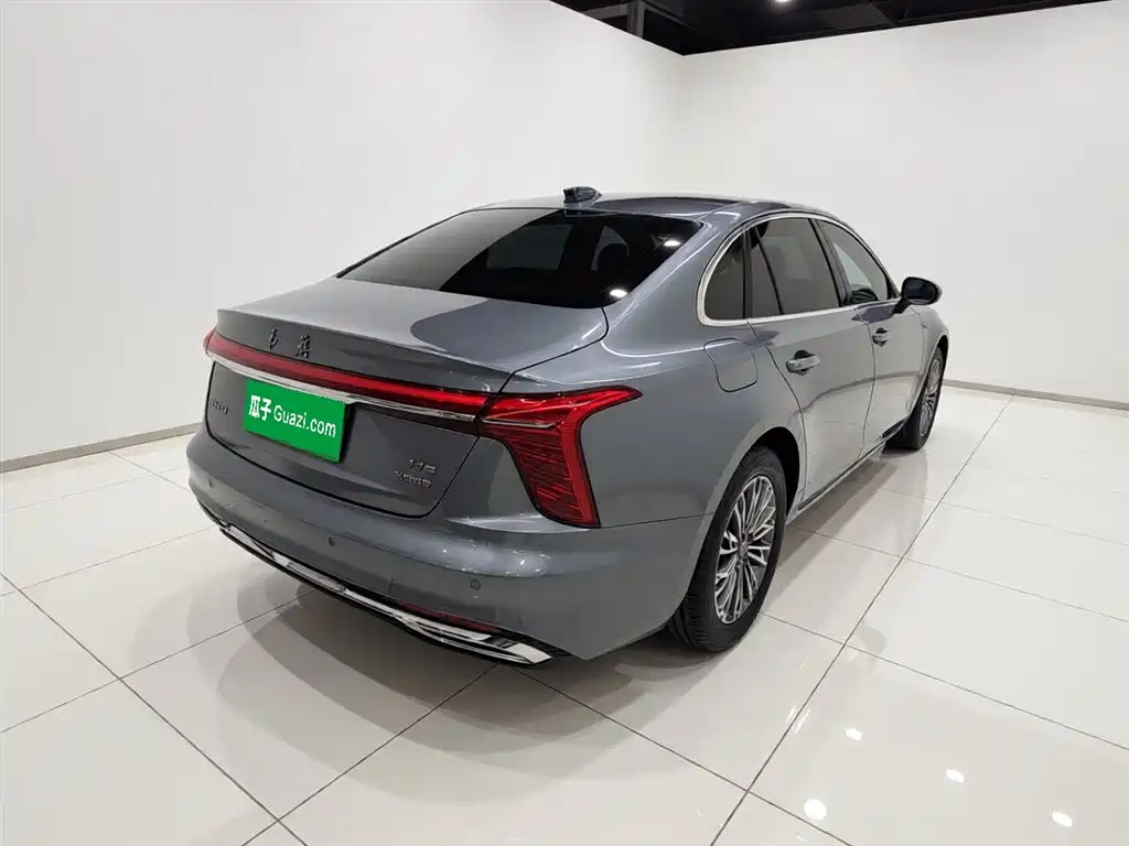 Hongqi H5 2.0 T Auto Connected Flagship Enjoyment