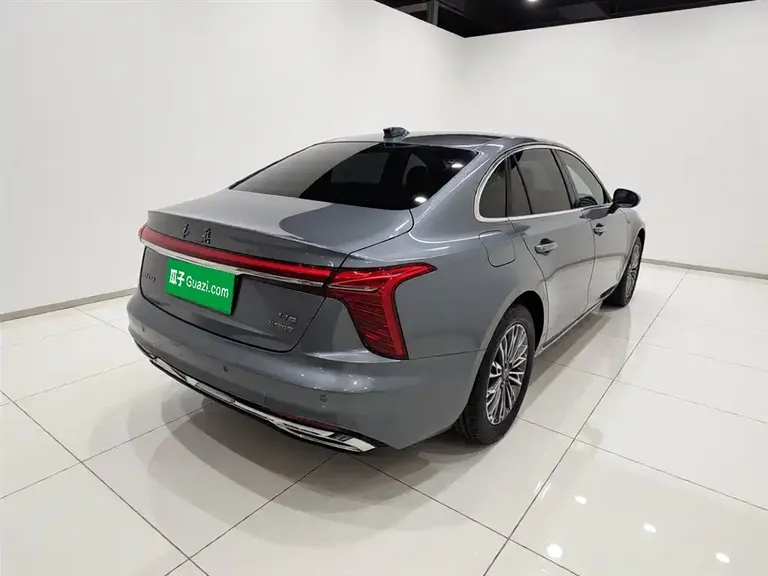 Hongqi H5 2.0 T Auto Connected Flagship Enjoyment