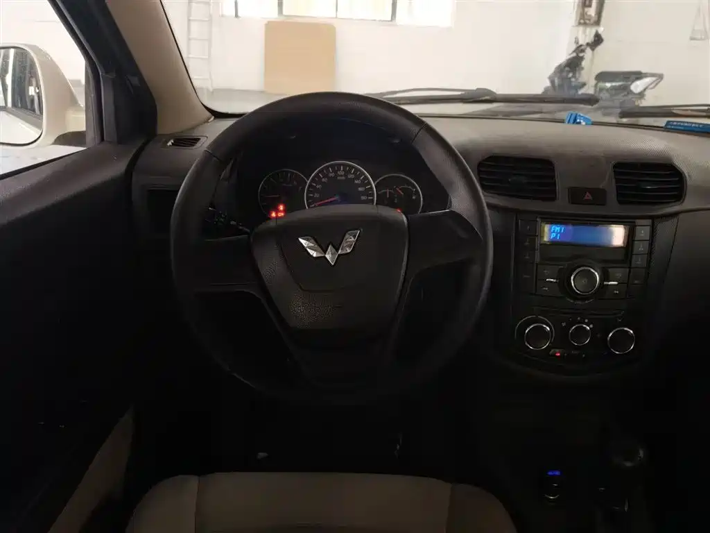 Wuling Hongguang 1.5 L Facelift S Comfort