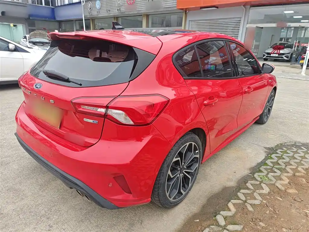 Focus Hatchback EcoBoost 180 Auto ST Line