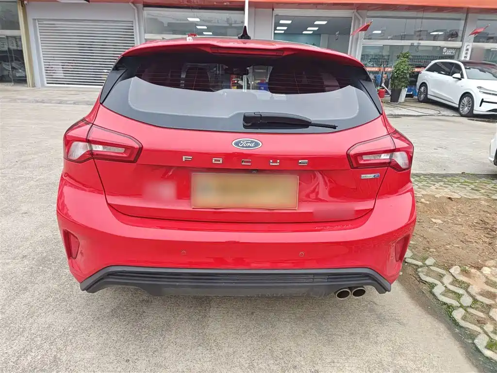 Focus Hatchback EcoBoost 180 Auto ST Line