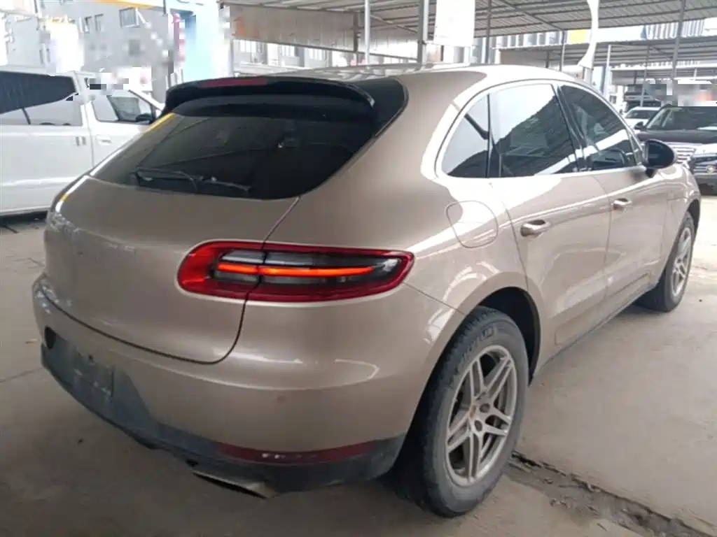 Macan Macan 2.0 T