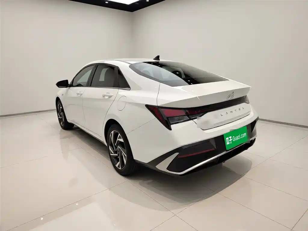 Elantra 1.5 L CVT GLX Elite