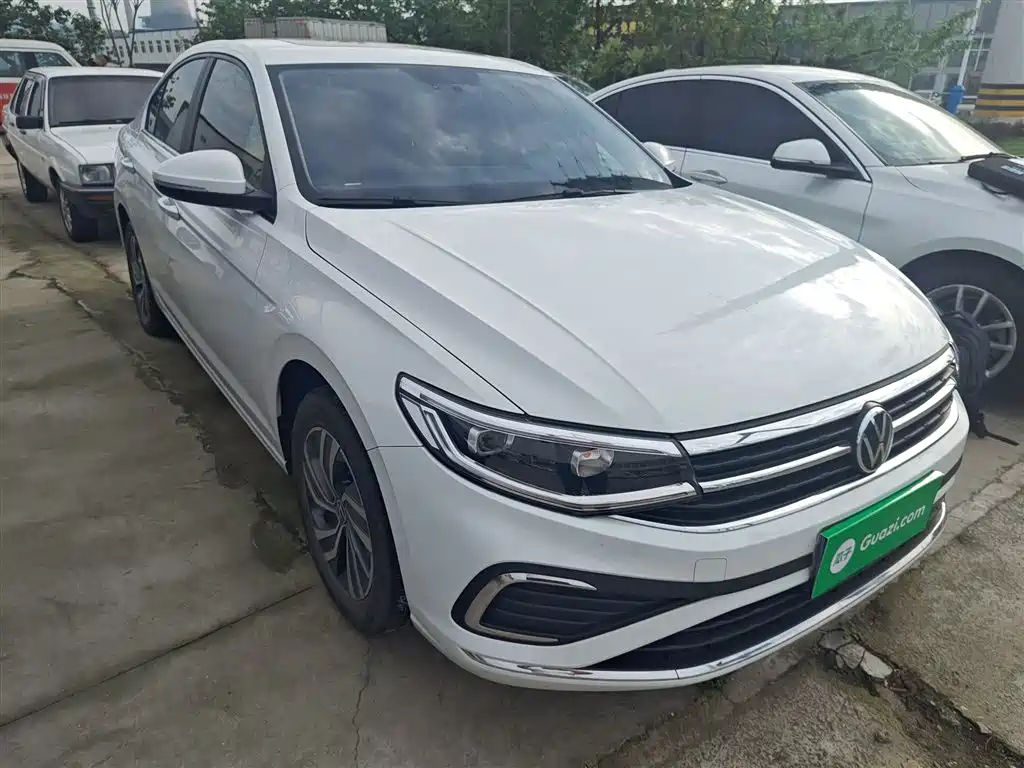 Bora 200 TSI DSG Joy Travel Navigation