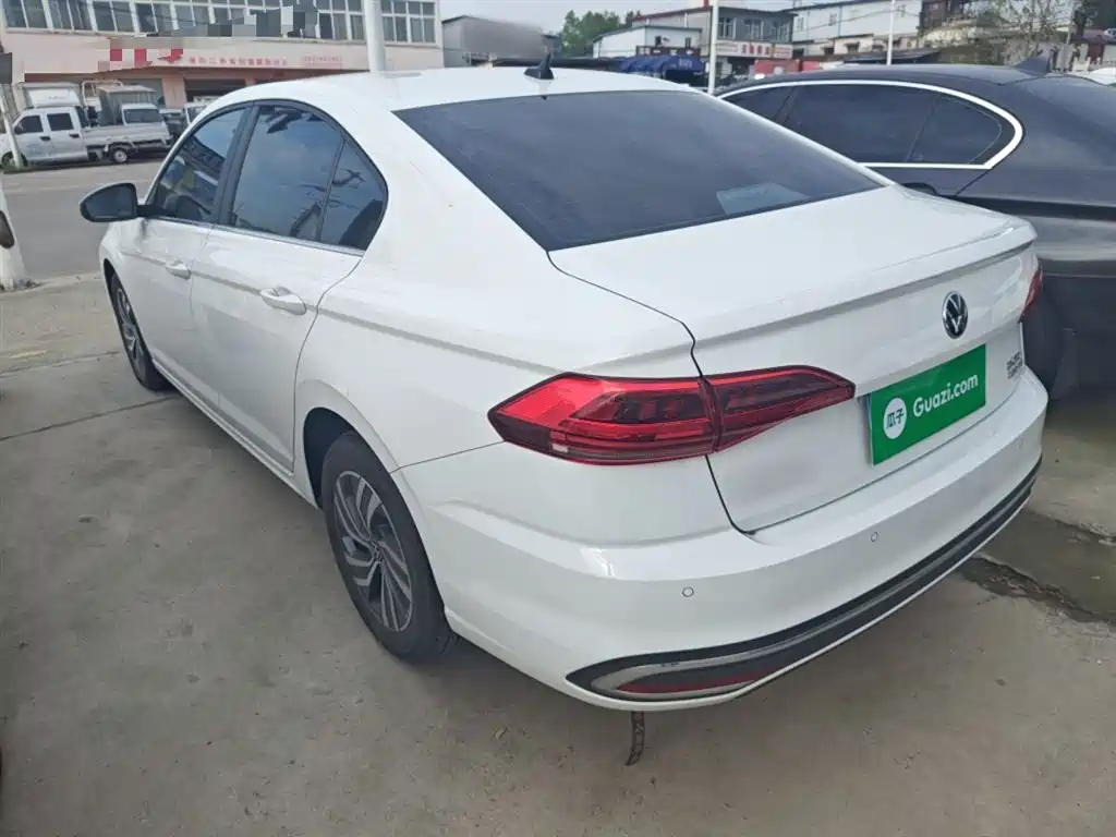 Bora 200 TSI DSG Joy Travel Navigation