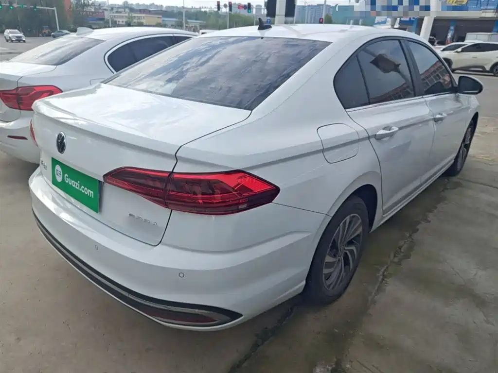 Bora 200 TSI DSG Joy Travel Navigation