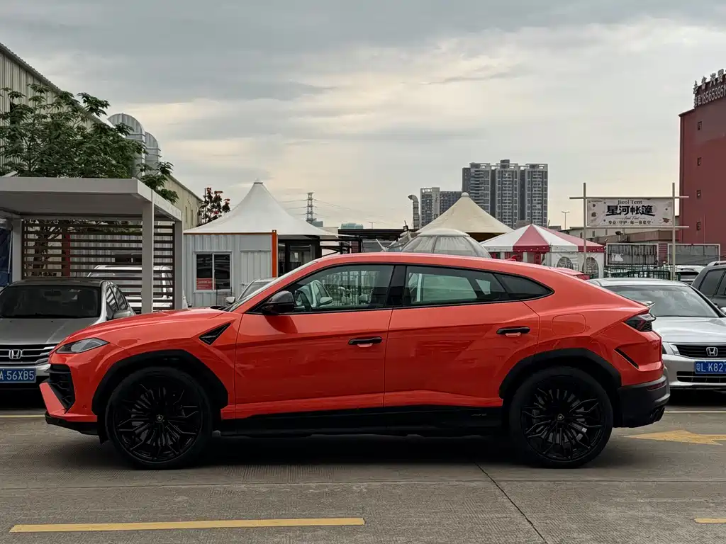 Urus SE 4.0 T Standard