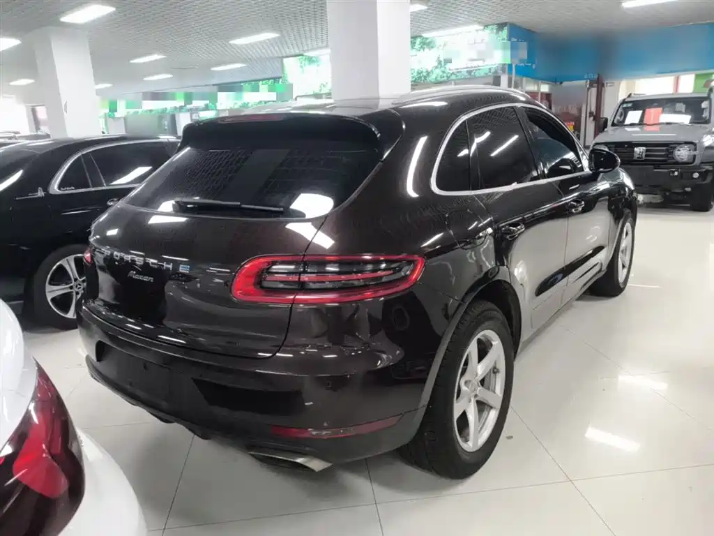Macan Macan 2.0 T