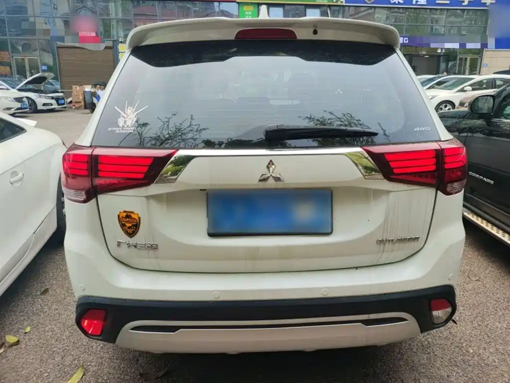 Outlander 2.4 L 4 WD Enjoyment 7-seat CN-VI