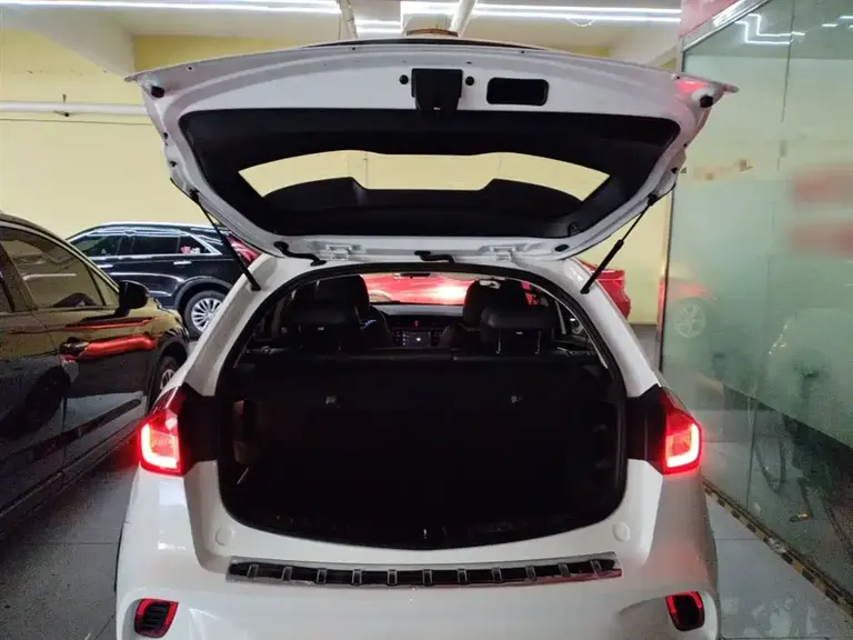 Geely Vision X3 1.5 L Auto Elite