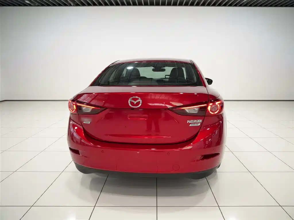 Mazda 3 Axela Sedan 1.5 L Auto Luxury CN-V