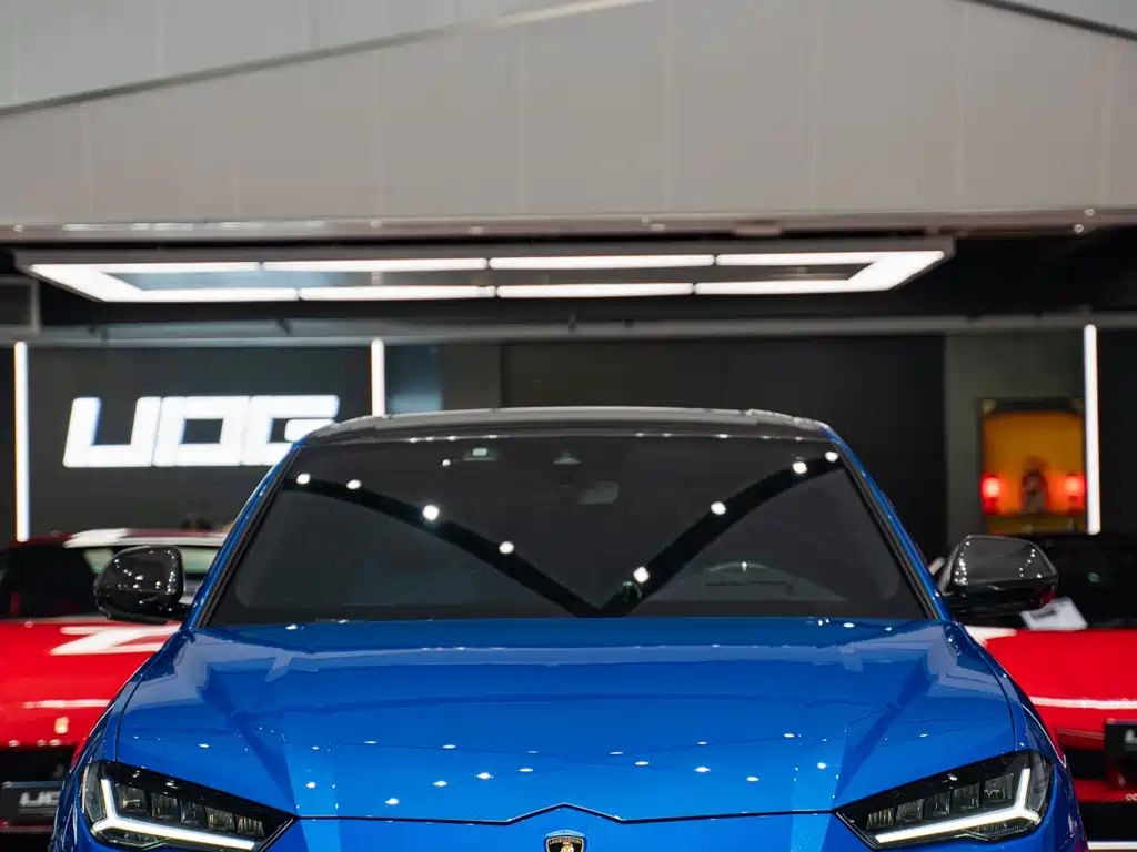Urus 4.0 T V8