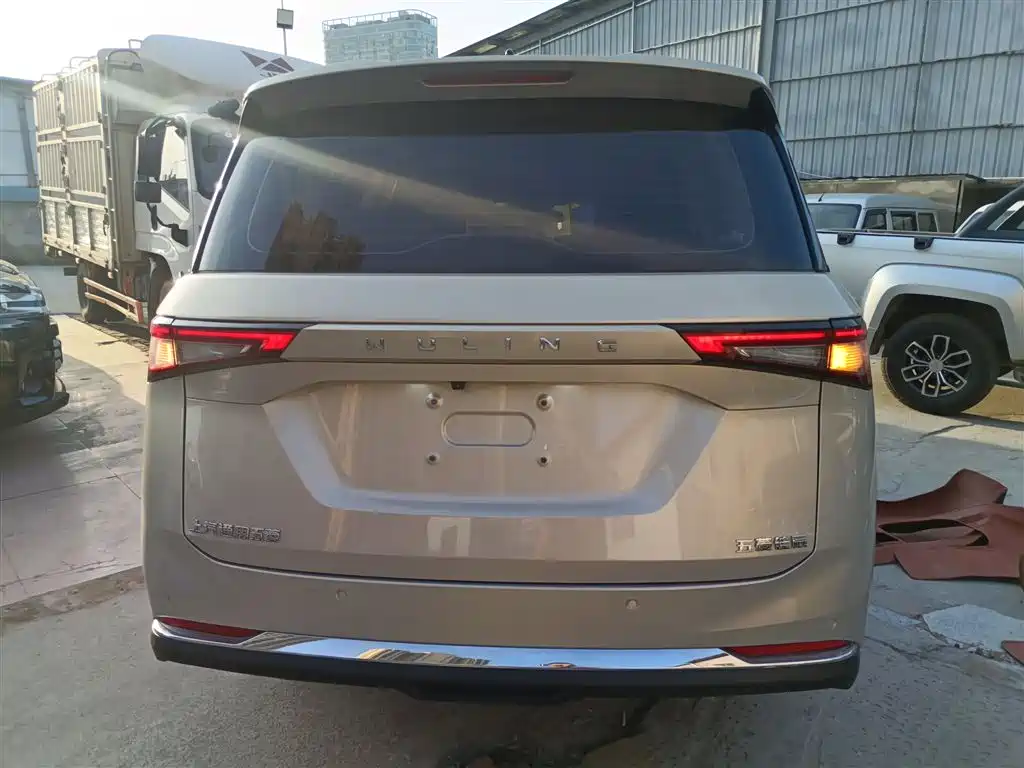 Wuling Jiachen 1.5 L Manual Smooth Enjoyment Comfort