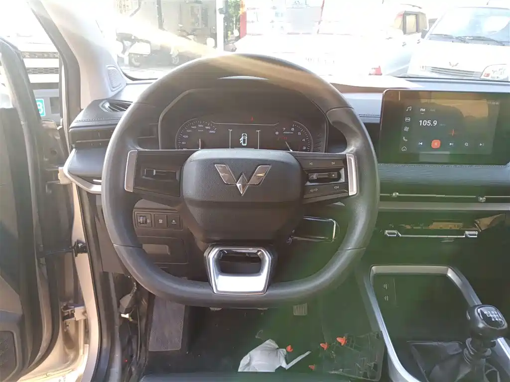 Wuling Jiachen 1.5 L Manual Smooth Enjoyment Comfort