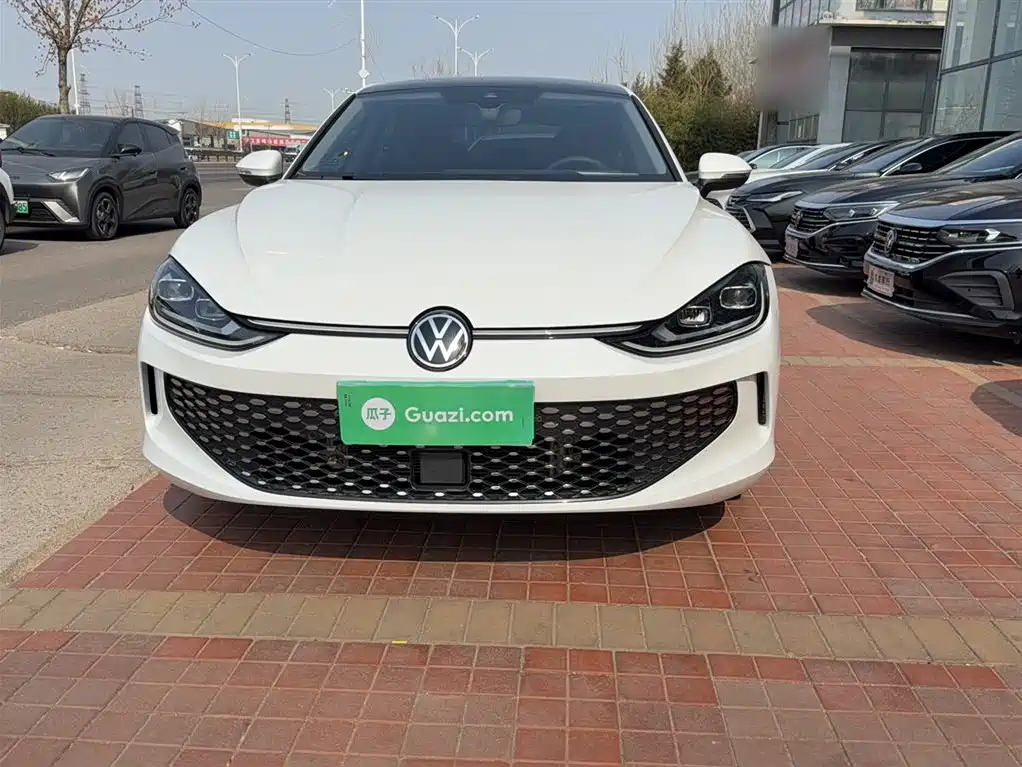 Lamando Lamando L 280 TSI DSG Dazzle Hot