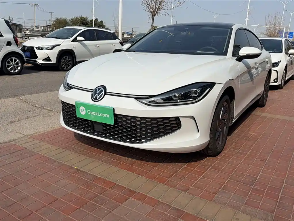 Lamando Lamando L 280 TSI DSG Dazzle Hot