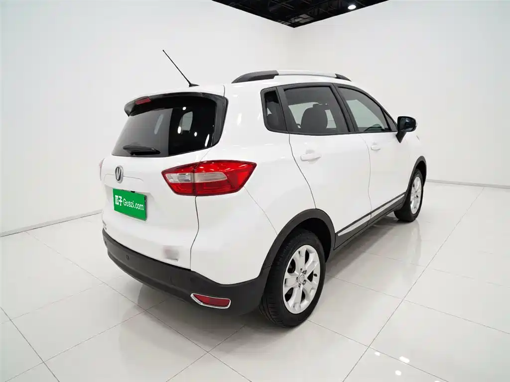Changan CS15 1.5 L Auto Fashion