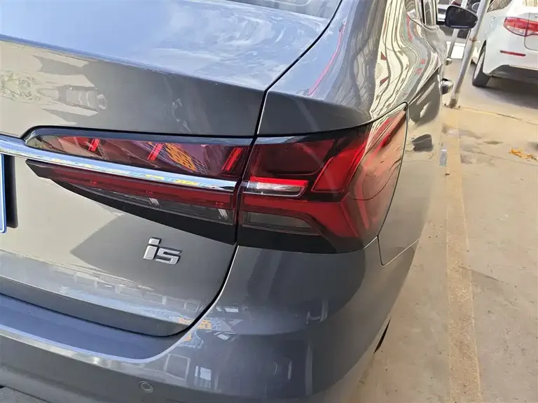 Roewe i5 1.5 L CVT Diamond